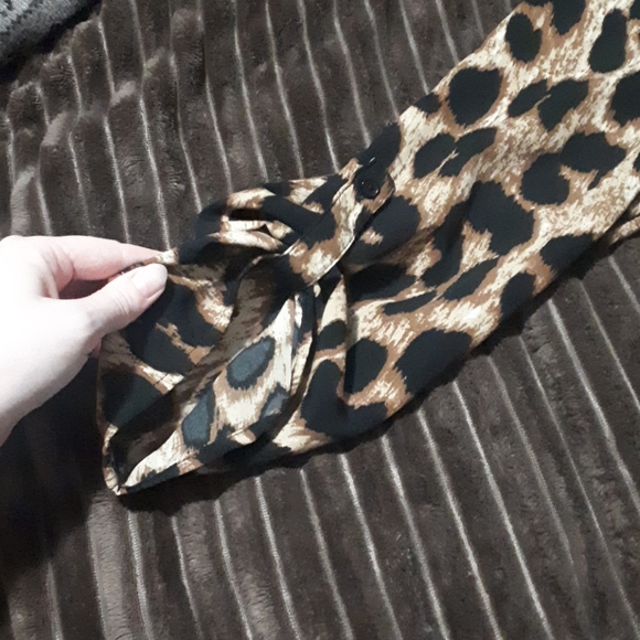 XS Ardene Leopard shirt with Zipper and Pockets - Picture 4 of 9